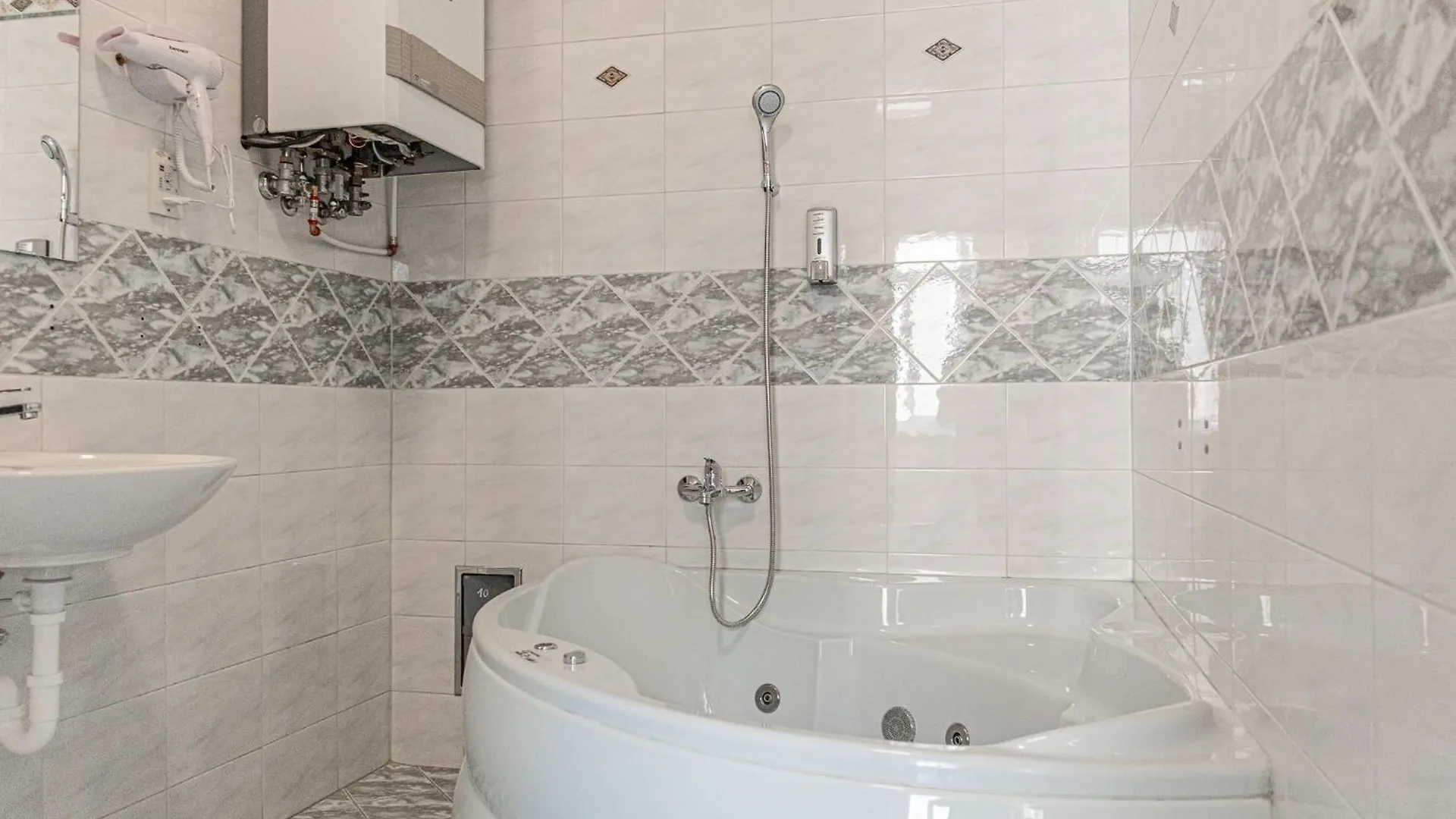 וינה Beautifull 2 Apt Side By Side Near Volksoper&Akh 0*,